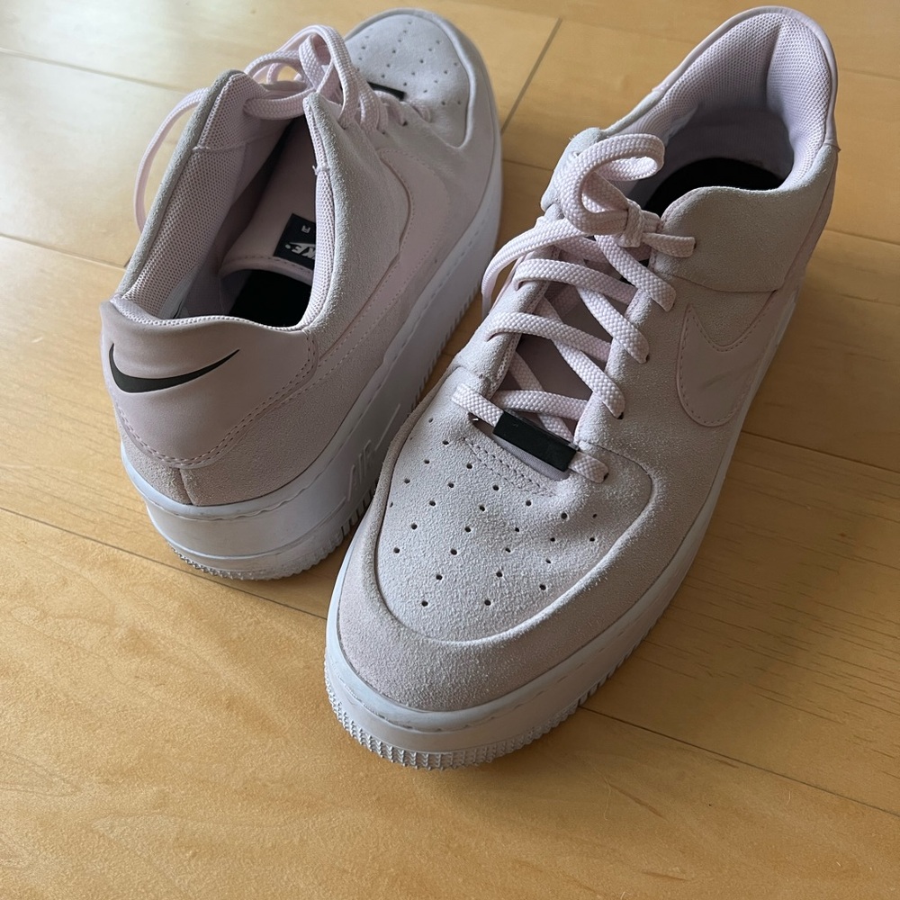 Nike Women's Pink Sneakers